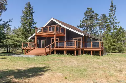 44001 Tan Bark Rd, Gualala, CA 95445