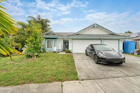 1231 De Meo St, Santa Rosa, CA 95407