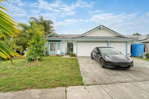 1231 De Meo St, Santa Rosa, CA 95407