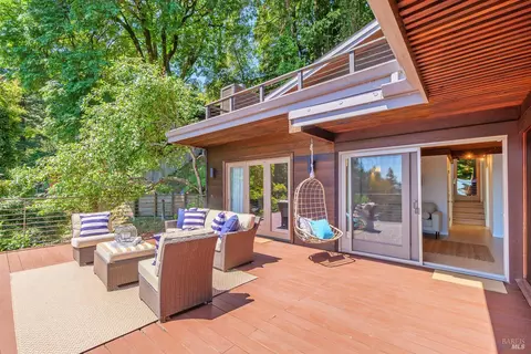 Exterior - 655 Edgewood Ave, Mill Valley, CA 94941 photo 6 of 16