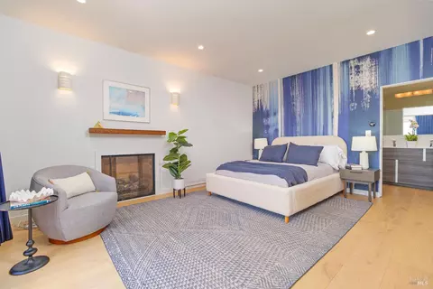 Bedroom - 655 Edgewood Ave, Mill Valley, CA 94941 photo 1 of 5