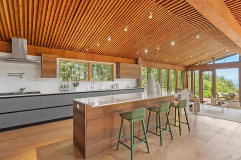 Kitchen - 655 Edgewood Ave, Mill Valley, CA 94941 photo 1 of 6