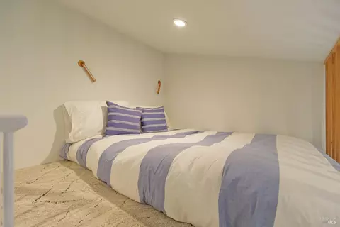 Bedroom - 655 Edgewood Ave, Mill Valley, CA 94941 photo 4 of 5