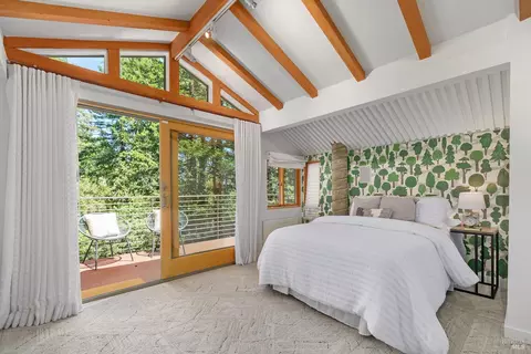 Bedroom - 655 Edgewood Ave, Mill Valley, CA 94941 photo 3 of 5