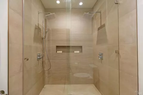 Bath - 655 Edgewood Ave, Mill Valley, CA 94941 photo 2 of 5