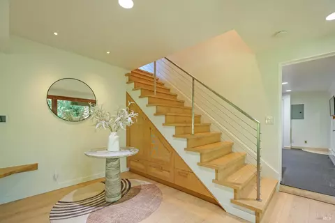 Entry Way - 655 Edgewood Ave, Mill Valley, CA 94941 photo 2 of 2