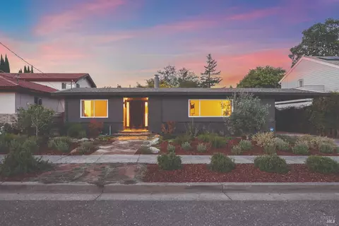 312 N Jefferson St, Cloverdale, CA 95425