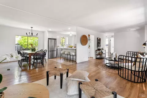 304 Zion Ct, San Rafael, CA 94903