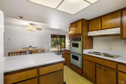 Kitchen - 2275 Cambridge Dr, Fairfield, CA 94533 photo 5 of 5