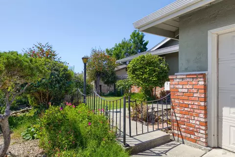 Exterior - 2275 Cambridge Dr, Fairfield, CA 94533 photo 3 of 10