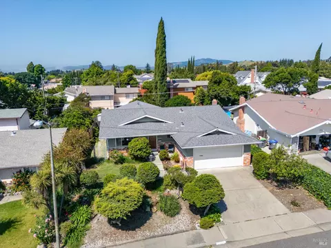 View/Area - 2275 Cambridge Dr, Fairfield, CA 94533 photo 2 of 6