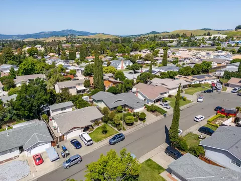 View/Area - 2275 Cambridge Dr, Fairfield, CA 94533 photo 5 of 6