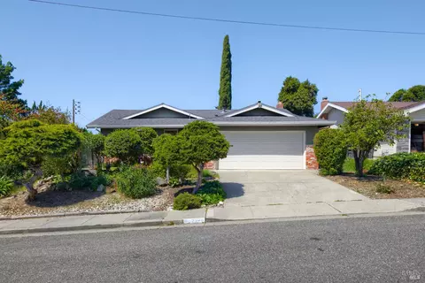 2275 Cambridge Dr, Fairfield, CA 94533