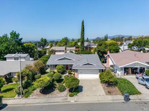 2275 Cambridge Dr, Fairfield, CA 94533