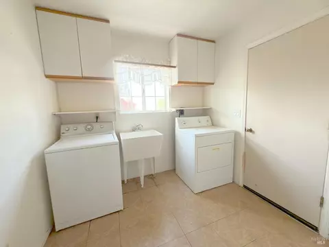 27009 Hawk Ct, Willits, CA 95490 photo 9