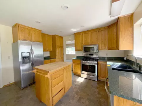 27009 Hawk Ct, Willits, CA 95490 photo 3