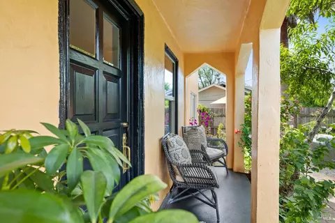 Exterior - 230 Pine Ave, Sonoma, CA 95476 photo 4 of 6
