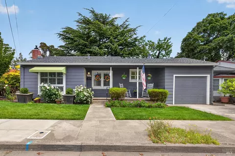 1832 Wright St, Santa Rosa, CA 95404