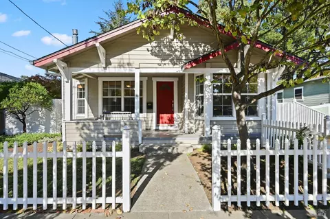 735 Carr Ave, Santa Rosa, CA 95404