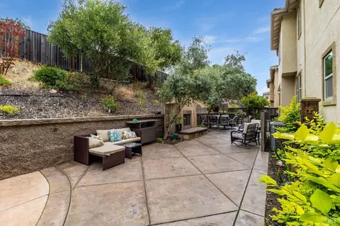 Exterior - 612 Via De Bella, Fairfield, CA 94534 photo 11 of 14
