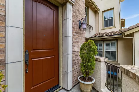 Entry Way - 612 Via De Bella, Fairfield, CA 94534 photo 2 of 22