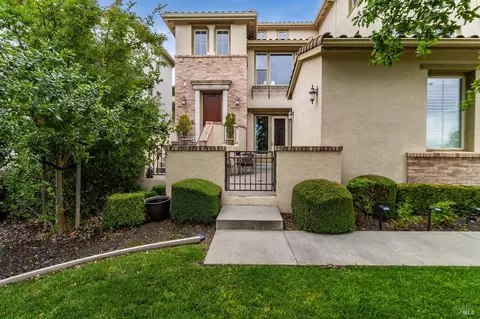 Exterior - 612 Via De Bella, Fairfield, CA 94534 photo 5 of 13