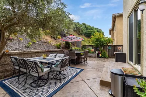 Exterior - 612 Via De Bella, Fairfield, CA 94534 photo 9 of 13