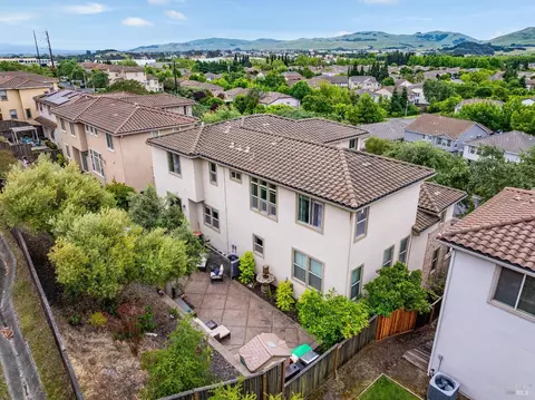 View/Area - 612 Via De Bella, Fairfield, CA 94534 photo 4 of 11