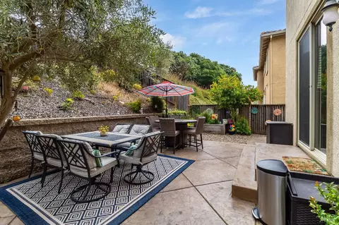 Exterior - 612 Via De Bella, Fairfield, CA 94534 photo 10 of 14