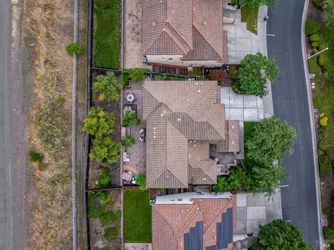 View/Area - 612 Via De Bella, Fairfield, CA 94534 photo 3 of 11
