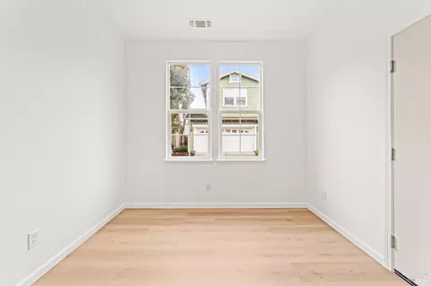 Bedroom - 8364 Bennington Ct, Vallejo, CA 94591 photo 3 of 15