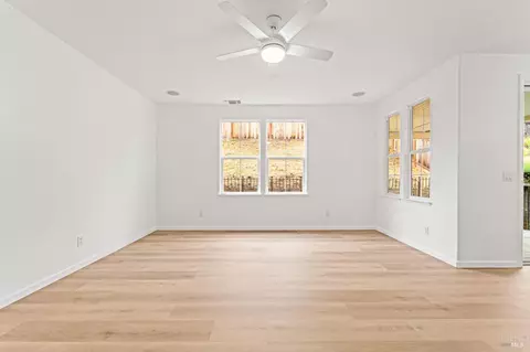 Living - 8364 Bennington Ct, Vallejo, CA 94591 photo 3 of 9