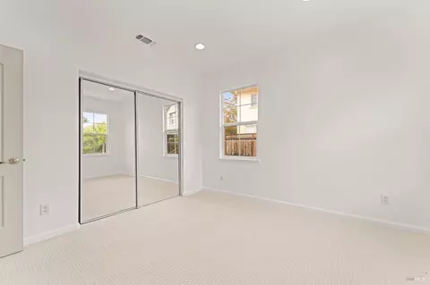 Bedroom - 8364 Bennington Ct, Vallejo, CA 94591 photo 11 of 15