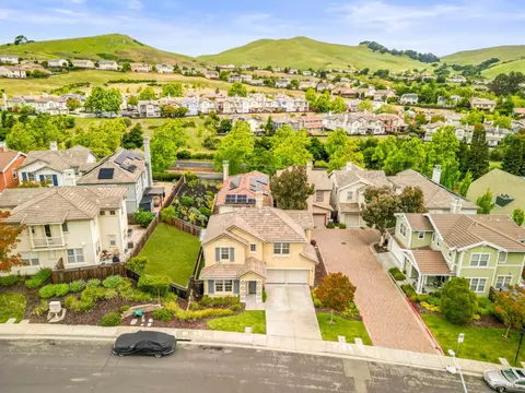 View/Area - 8364 Bennington Ct, Vallejo, CA 94591 photo 4 of 8