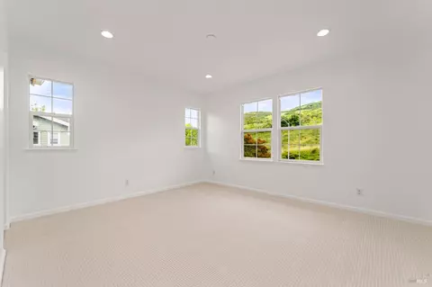 Bedroom - 8364 Bennington Ct, Vallejo, CA 94591 photo 4 of 15