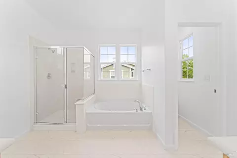 Bath - 8364 Bennington Ct, Vallejo, CA 94591 photo 5 of 7