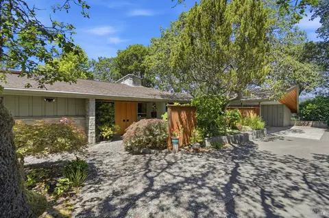 2348 Sycamore Ave, Santa Rosa, CA 95404