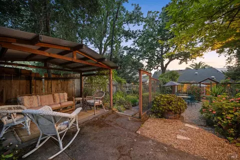 106 Hooker Ave, Sonoma, CA 95476