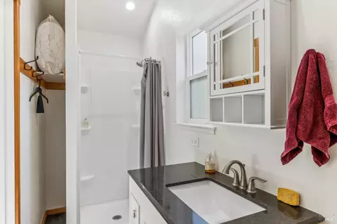 Bath - 106 Hooker Ave, Sonoma, CA 95476 photo 4 of 4
