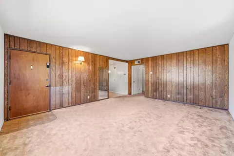 Living - 213 Hemlock St, Vacaville, CA 95688 photo 5 of 10