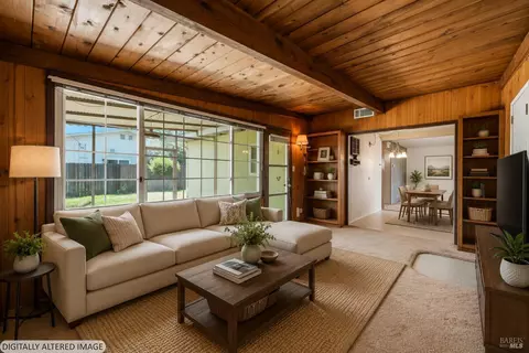 Living - 213 Hemlock St, Vacaville, CA 95688 photo 2 of 10