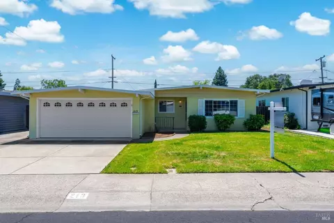 213 Hemlock St, Vacaville, CA 95688