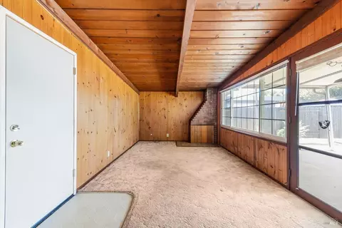 Living - 213 Hemlock St, Vacaville, CA 95688 photo 9 of 10