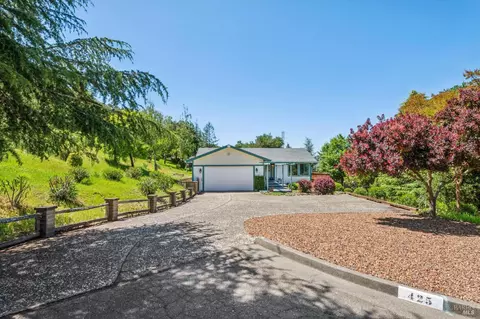 425 Oak Point Pl, Santa Rosa, CA 95409