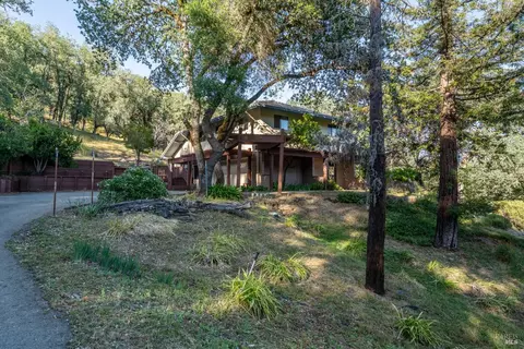 2500 Park Creek Ln, Ukiah, CA 95482