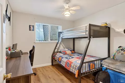 Bedroom - 1229 Magnolia St, Willits, CA 95490 photo 2 of 3