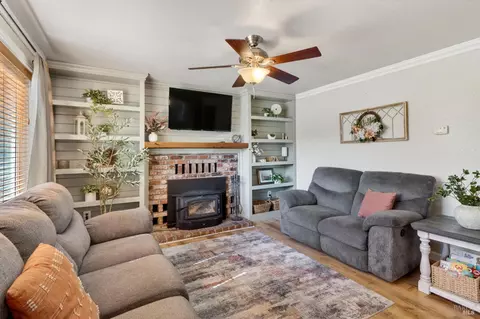 Living - 1229 Magnolia St, Willits, CA 95490 photo 1 of 1
