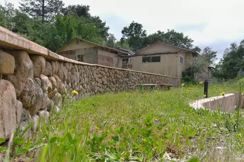 2930 Thorn Rd, Sebastopol, CA 95472