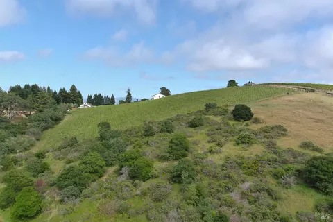 2930 Thorn Rd, Sebastopol, CA 95472