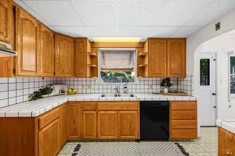 Kitchen - 1939 Indiana St, Vallejo, CA 94590 photo 2 of 4